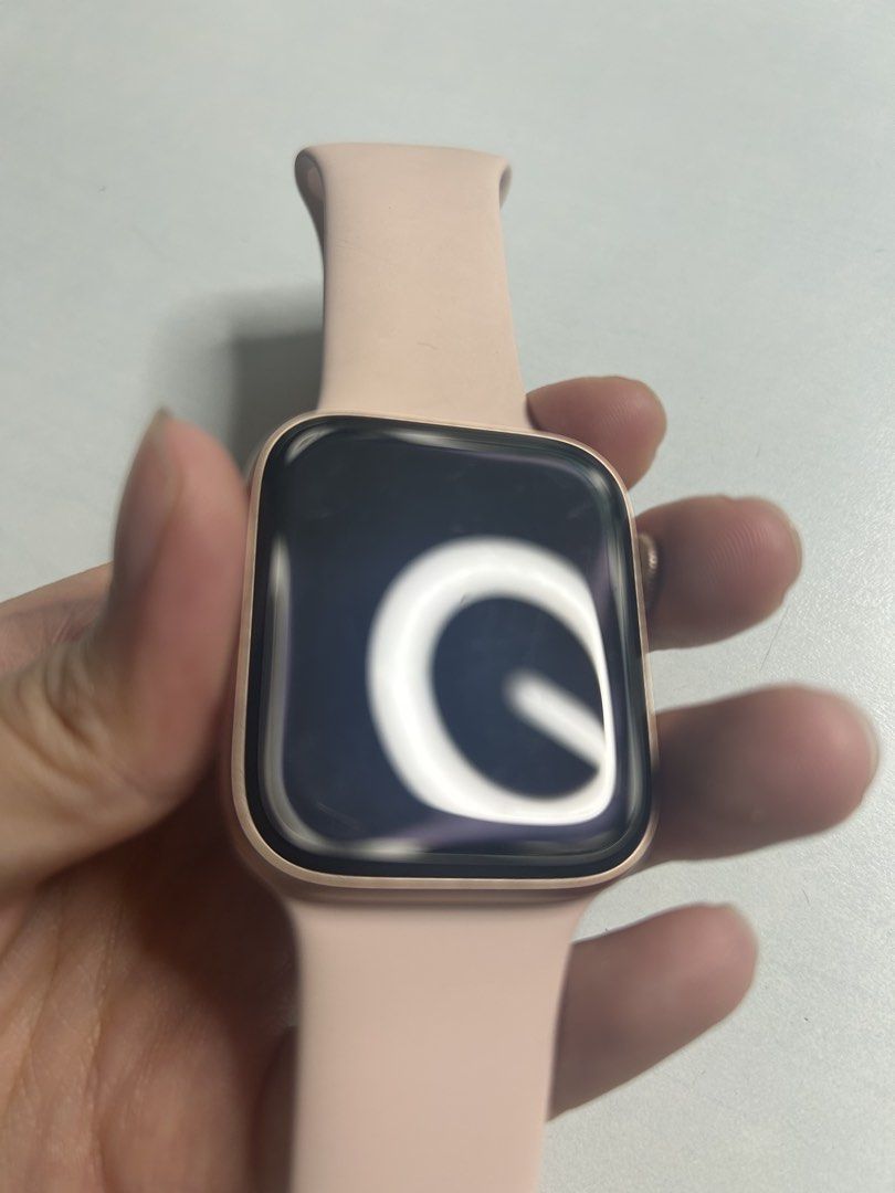 由 suusunhope (刊登 ID 1437325861，圖片 2) 提交，位於 台中市 (Taichung) 的 Apple Watch s7 45mm (類別：手錶)，說明：•原盒、原錶帶、原充電線 •電池續航一整天沒問題 。
