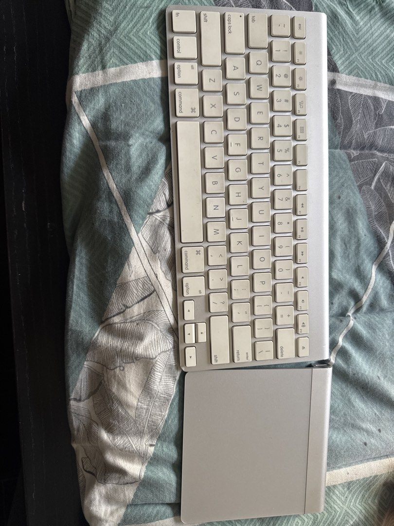 Apple Wireless Keyboard and Trackpad451178979782174720