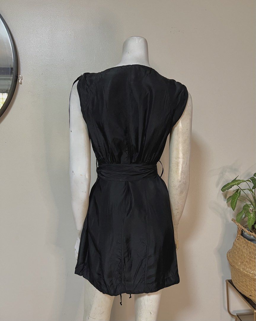 Armani Exchange Front Zip Black Mini Dress (Category: Dresses) located in Muntinlupa City. Submitted by bff_findsph (Listing ID 1437344347, Image 3). Description: A|X Front Zip Black Mini Dress | ₱1,200 Effortlessly versatile. Wear it with heels for a polished look or sneakers for a casual . Designed with adjustable straps and a drawstring hem for a flattering, modern fit. Fabric | 100% Silk Guaranteed Authentic Size | Medium Measurements Bust |3
