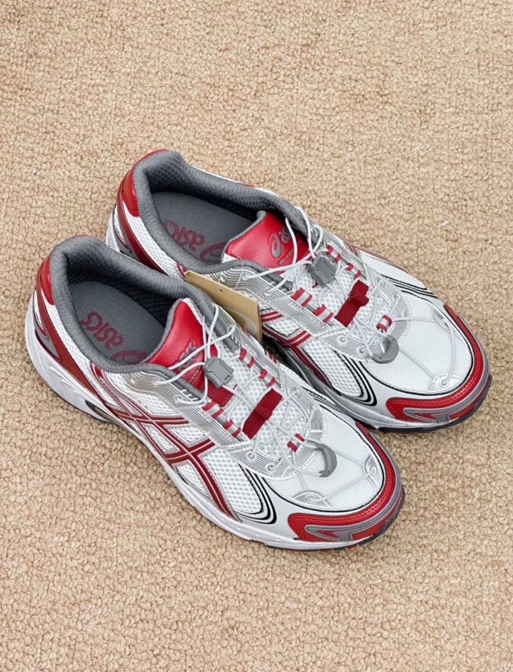 Asics Gel-Kahana TR V4 Outdoor Functional Shoes for and in Red (Category: Sneakers) located in Singapore. Submitted by livefishxxd (Listing ID 1437258806, Image 2). Description: ⚡ Asics ⚡ Asics Gel-Kahana TR V4 Outdoor Functional Shoes for and in Red ▸ Brand new ▸ Free shipping ▸ Cash on delivery ▸ 3-day confirm Hurry, chat me 🔥.