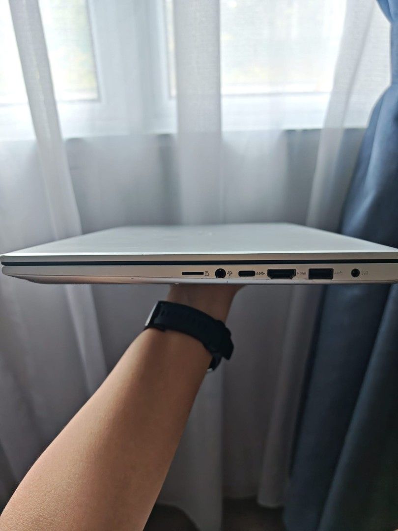 ASUS VivoBook 15 Laptop452989226928711681