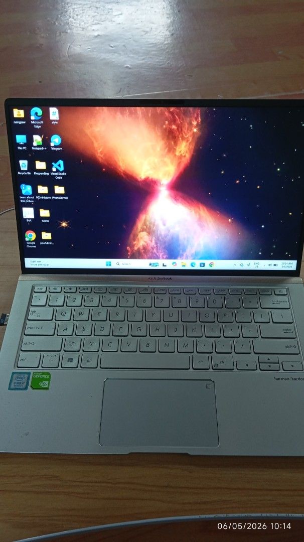 ASUS Zenbook Laptop450931347486812160