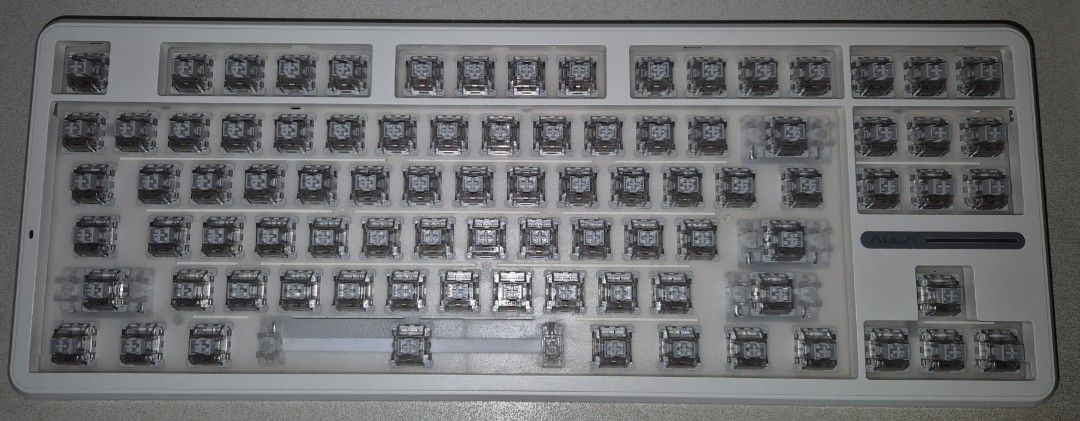 Aula F87 Mechanical Keyboard - White/Blue451315092612065283