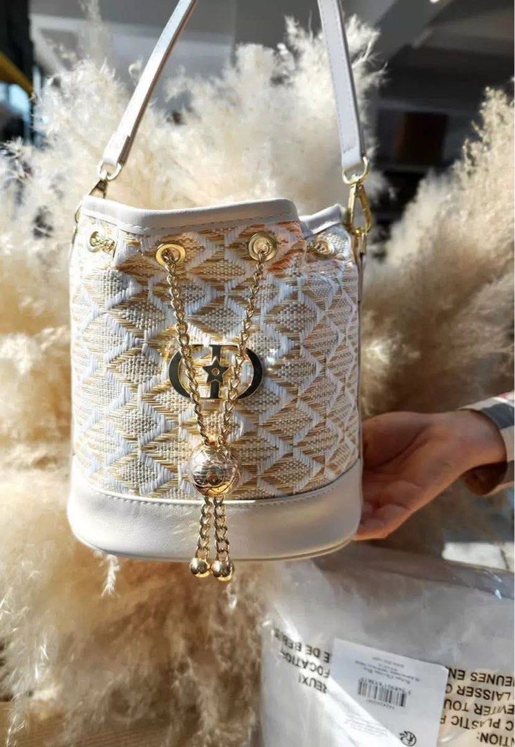 Authentic GWP Dior Bucket Bag (Category: Luxury Bags & Wallets) located in Batangas. Submitted by YSABELLE_MARGARETTE (Listing ID 1437242527, Image 2). Description: — GWP ITEM — j&t courier.
