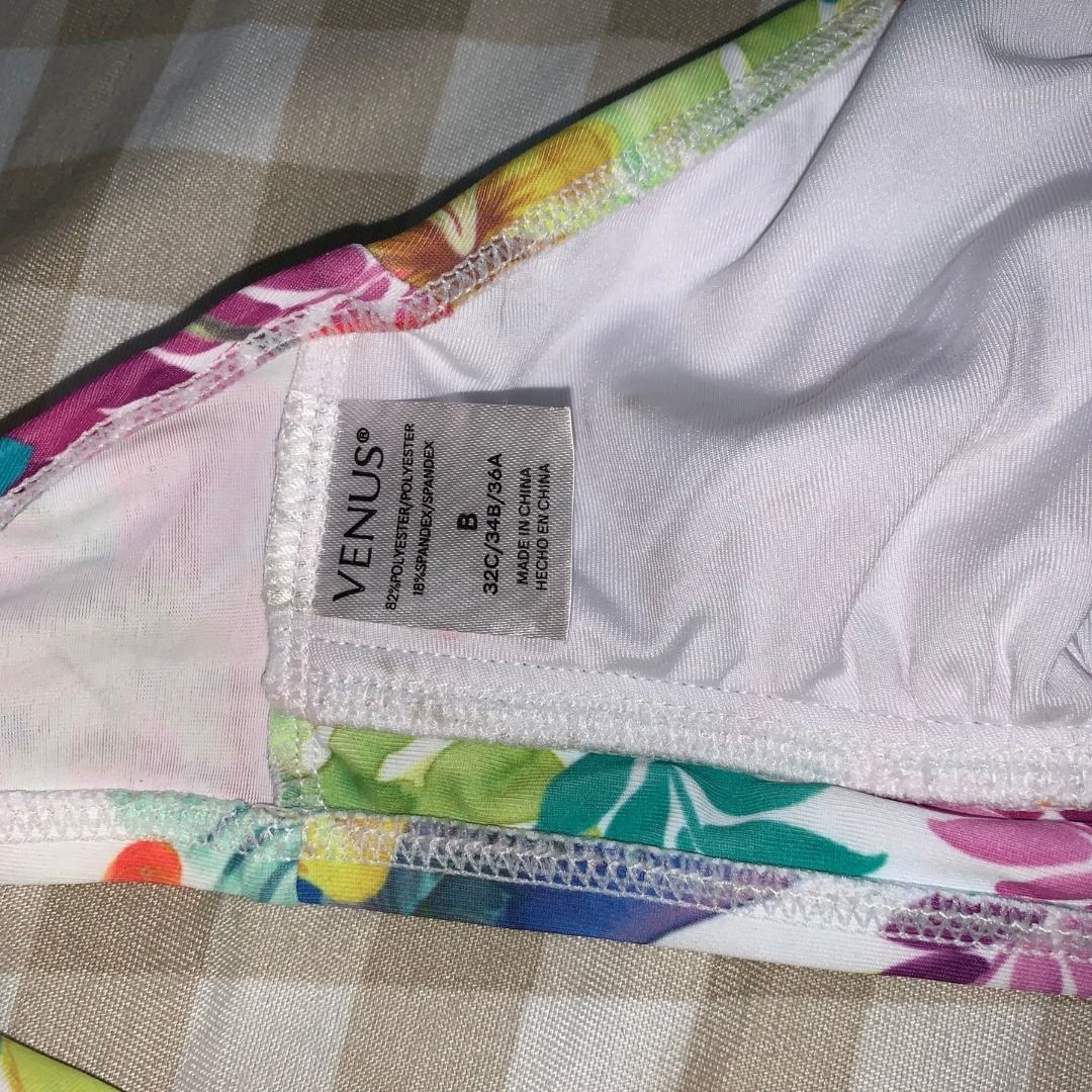 Bikini Top Swimsuit FLoral (Category: Bikinis & Swimsuits) located in Taguig. Submitted by chielatte (Listing ID 1437234671, Image 2). Description: .