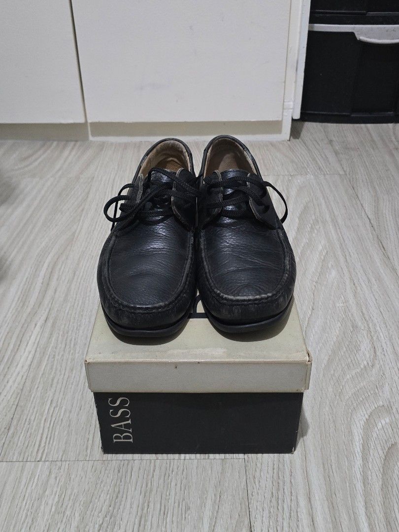 Black Leather Lace-up Shoes (Category: Dress Shoes) located in Paranaque City. Submitted by ausev (Listing ID 1437326582, Image 1). Description: Leather Shoes Color: Black Size: 40 but fits up fo 42 Lace-up Closure RFS: Decluttering Price is negotiable *Original box not included MOP: COD/Bank/Gcash/Maya Location: Parañaque, Mandaluyong or Makati.