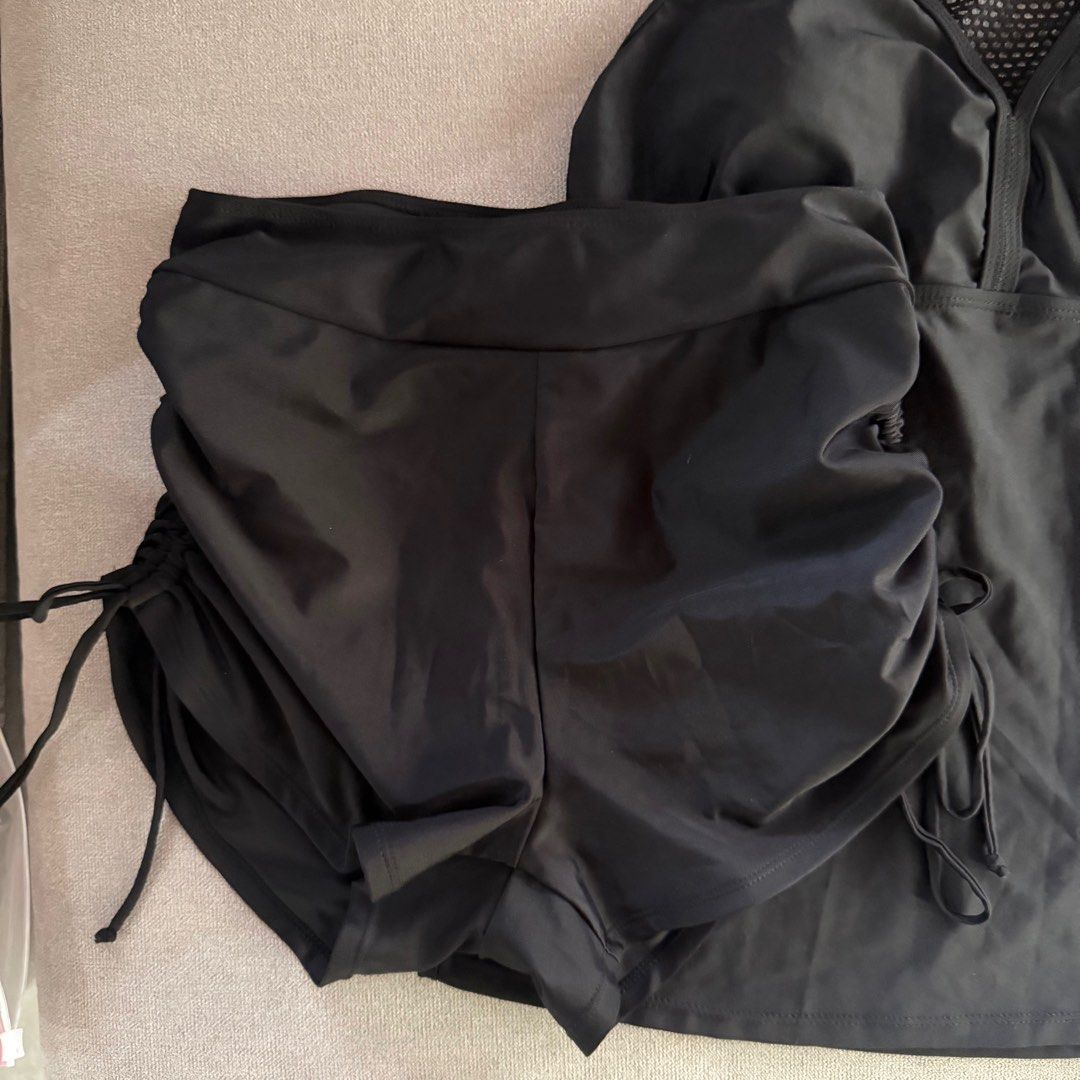 Black Racerback Tankini Swimsuit Set In Medium (Category: Bikinis & Swimsuits) located in San Antonio. Submitted by alee.sav (Listing ID 1437269680, Image 2). Description: Rfs: extras.