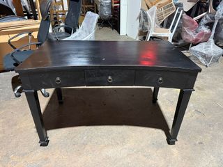 (Category: ) located in . Submitted by secondhandfurnituresg (Listing ID 1437257183, Image 1). Description: .