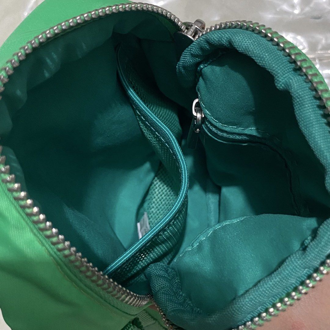 Blanc Nue The Box Bag (Modular Square Bag) (Category: Purses & Pouches) located in Mabalacat. Submitted by commando07 (Listing ID 1437373193, Image 3). Description: -never been used -no flaws no issue -RFS: i dont like the color.