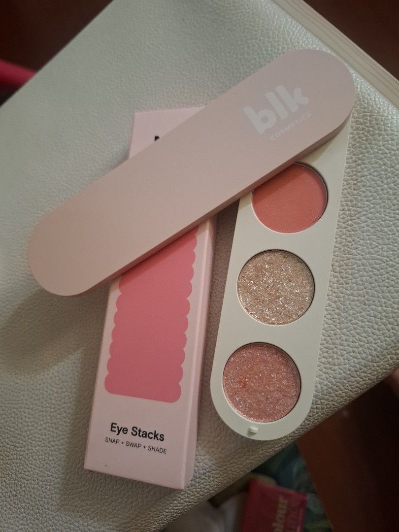 Blk Eye Stacks Snap + Swap + Shade BALLET PINK (Category: Makeup) located in Baler. Submitted by coffeebooks (Listing ID 1437265874, Image 1). Description: Rfs: Declutter swatch lang yung pink na may glitters.