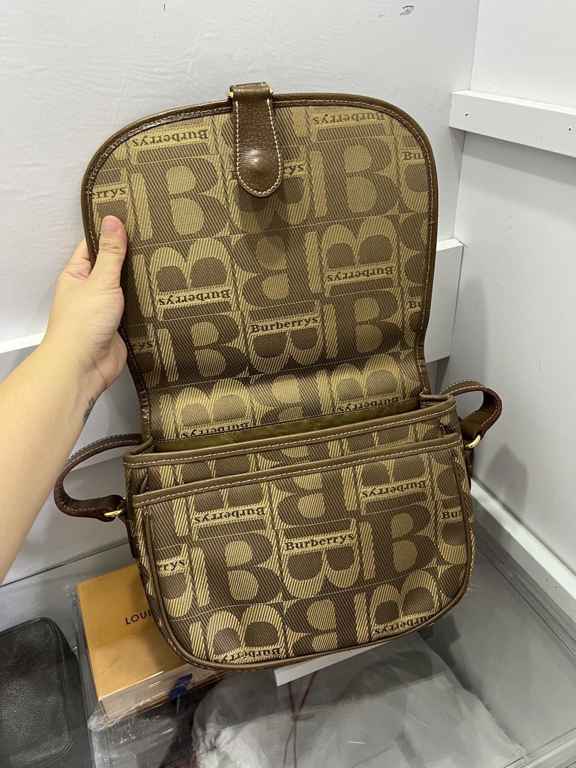 Burberrys Vintage Crossbody (Category: Luxury Bags & Wallets) located in Cabanatuan. Submitted by cristalcollection (Listing ID 1437372861, Image 3). Description: Burb errys Vintage Brown Mono Crossbody💯 3,999 Php In good cond. signs of used only pls see posted dets. 🤎.