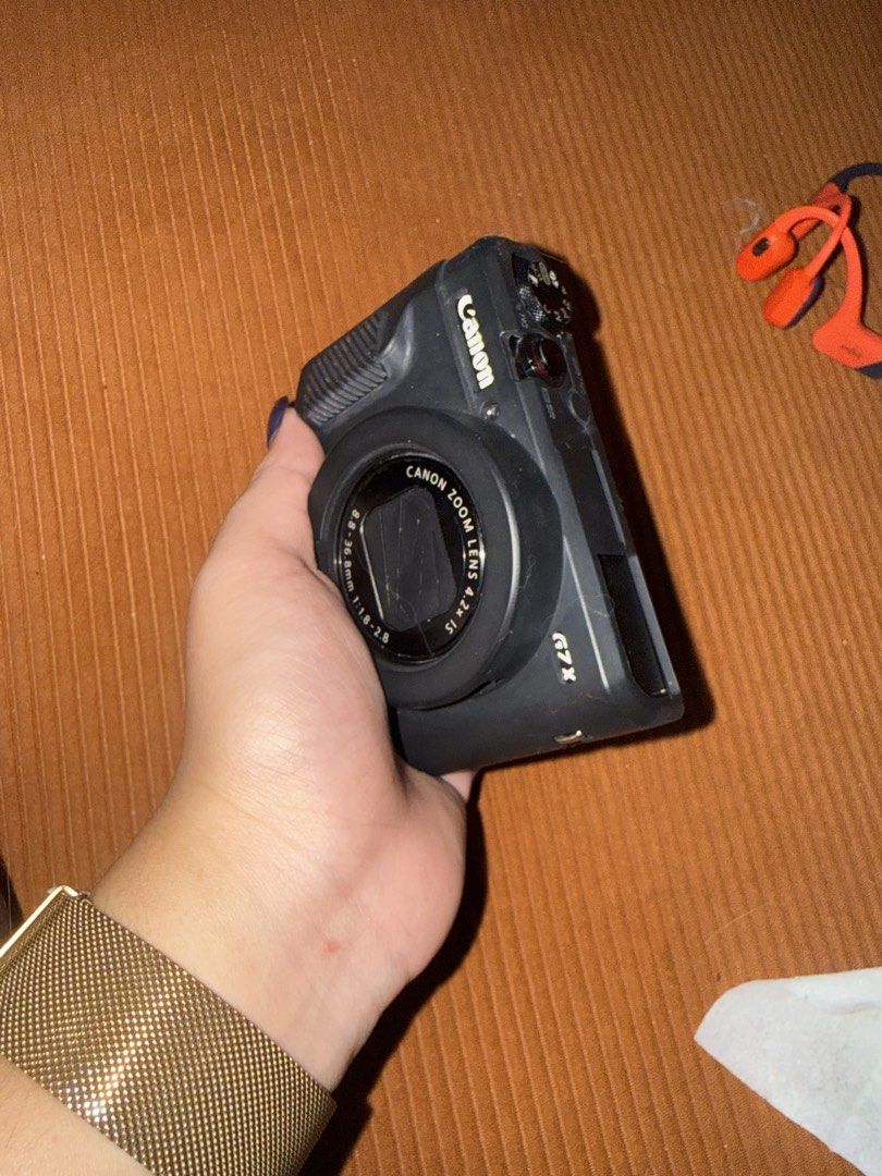 Canon G7X Mark II For rent (Category: Cameras) located in Manila. Submitted by jminacraf26908 (Listing ID 1437248884, Image 2). Description: - Canon G7 X camera - Canon zoom lens: 4.2-15mm focal length - Aperture: f/1.8-2.8 - Black camera body For rent: 600/day.