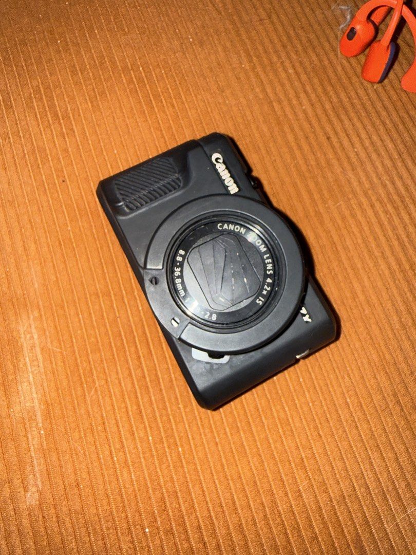 Canon G7X Mark II For rent (Category: Cameras) located in Manila. Submitted by jminacraf26908 (Listing ID 1437248884, Image 3). Description: - Canon G7 X camera - Canon zoom lens: 4.2-15mm focal length - Aperture: f/1.8-2.8 - Black camera body For rent: 600/day.