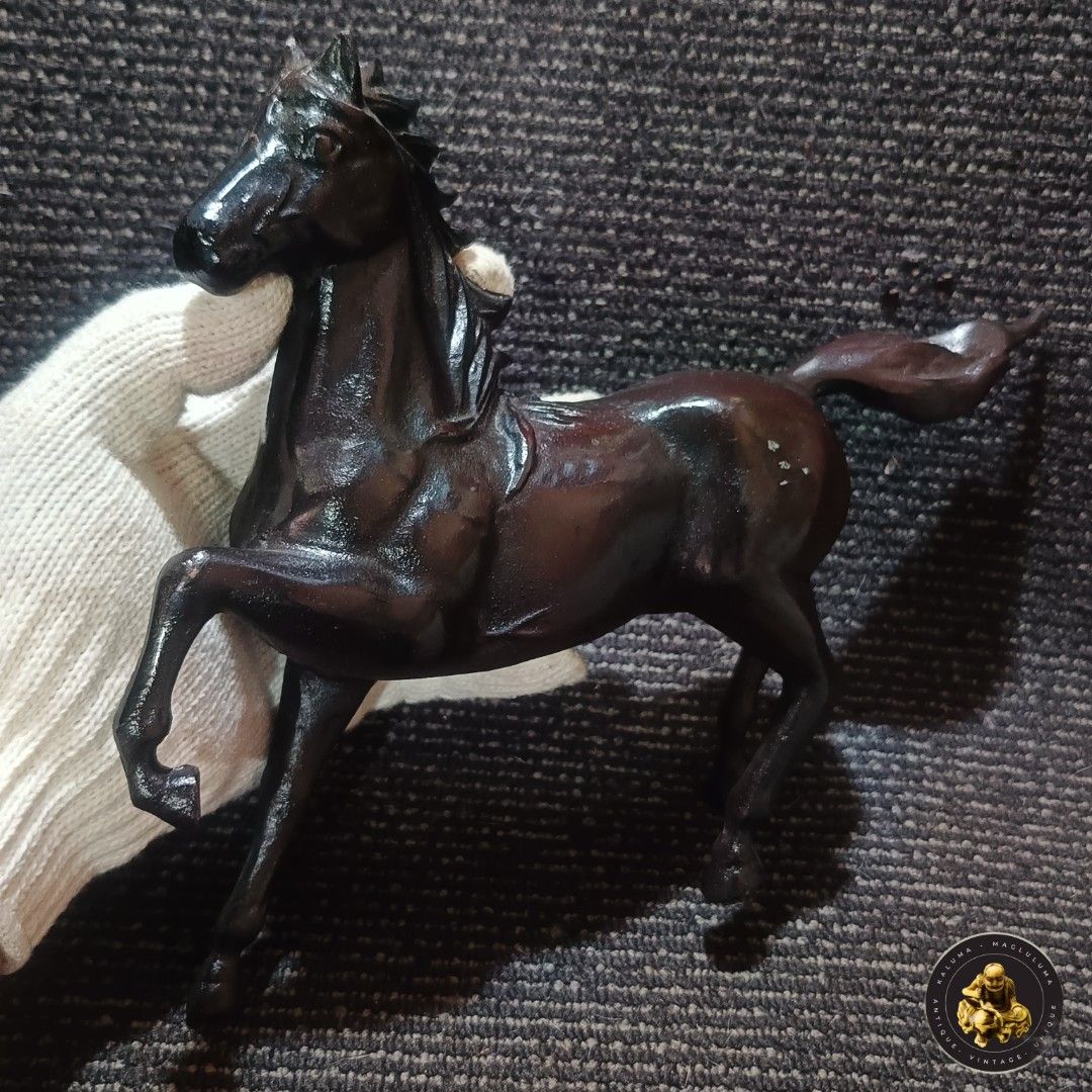 Cast Iron Horse Decor Heavy (Category: Wall Decor) located in Meycauayan. Submitted by ka_luma (Listing ID 1437314876, Image 2). Description: LAST PRICE POSTED FREE SHIPPING.