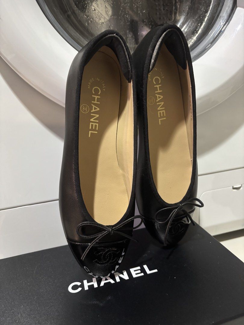 Chanel flats (Category: Sneakers & Footwear) located in Quezon City. Submitted by elainesamson (Listing ID 1437394486, Image 2). Description: .