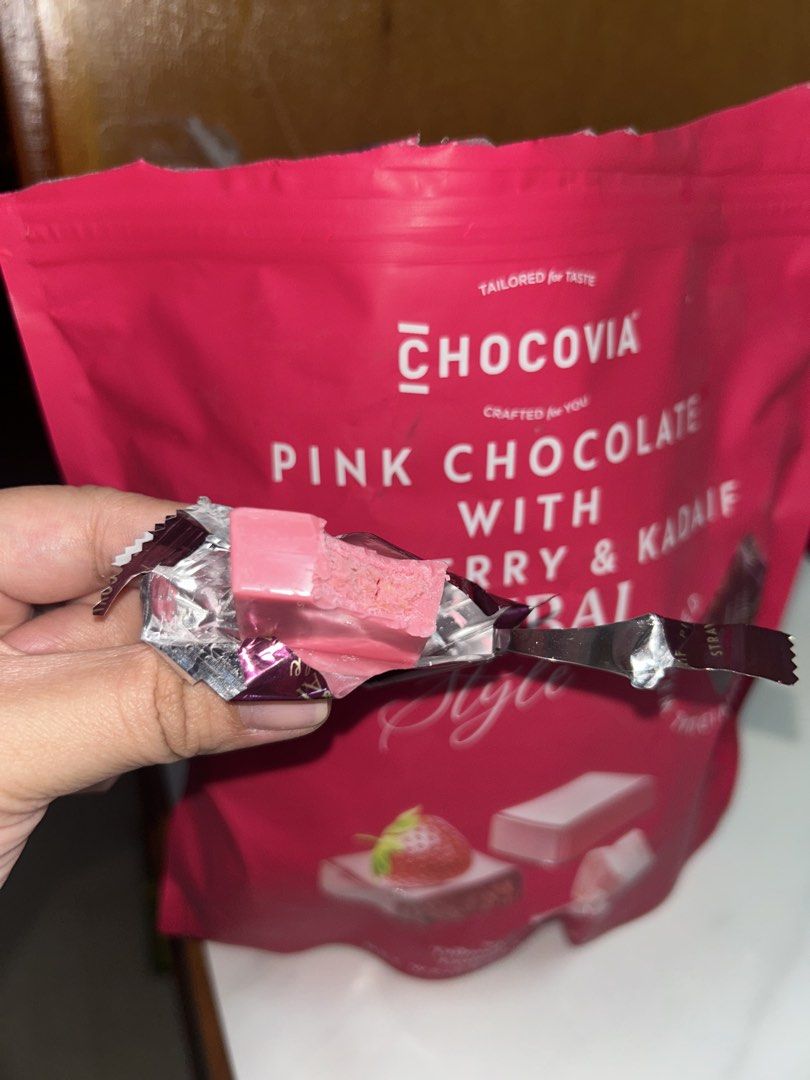 Chocovia Strawberry Dubai Chocolate (Category: Other Food & Drinks) located in Manila. Submitted by mainecaliv20030 (Listing ID 1437235560, Image 2). Description: Bought in Costco USA Expiry date: 8/14/2027 22oz or 625g Onhand Philippines SUPER YUMMY!.