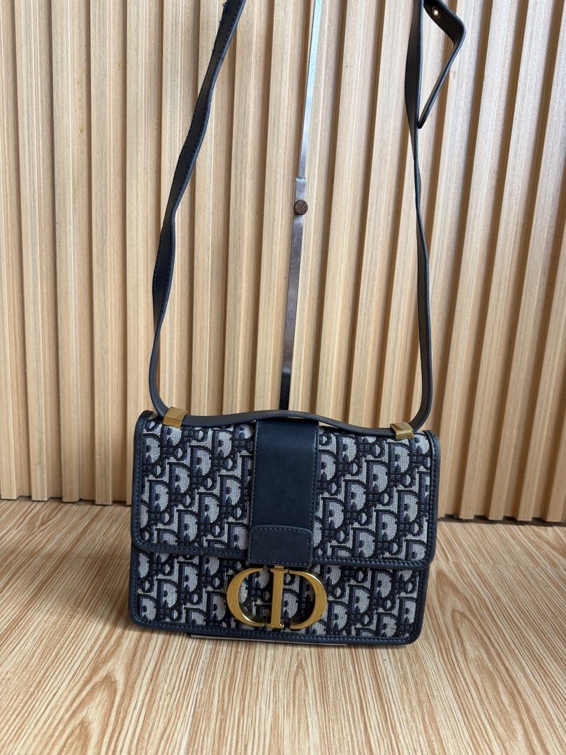 Christian Dior (Category: Luxury Bags & Wallets) located in Lipa City. Submitted by thyra06 (Listing ID 1437225300, Image 1). Description: dior pls dm me for more detaild .