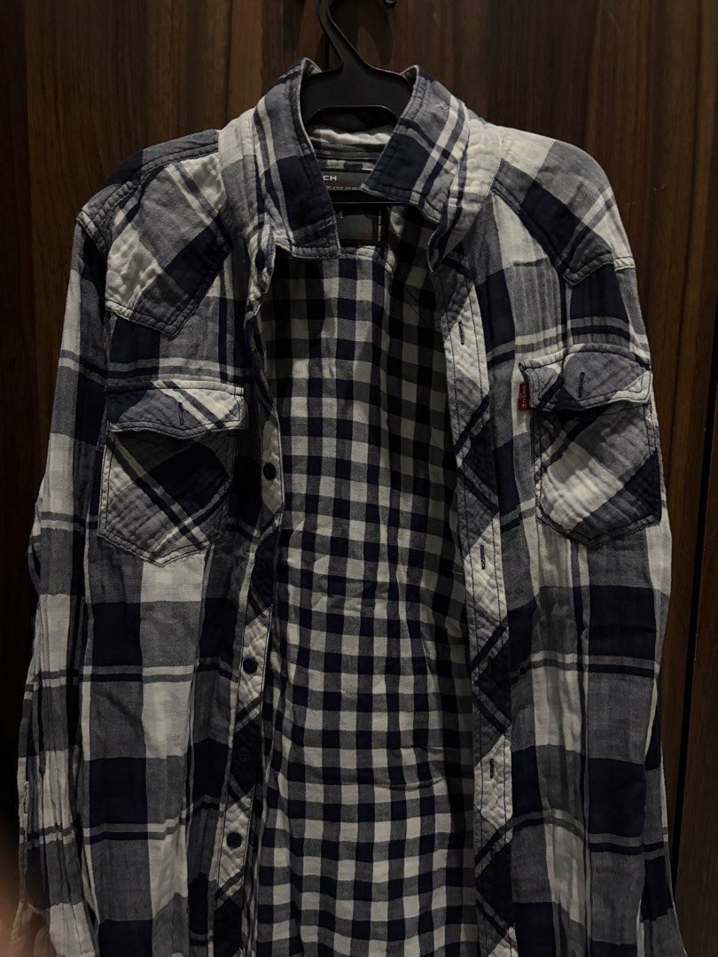 COACH Flannel / Checkered Black and White Longsleeve Button-up (Category: Tshirts & Polo Shirts ) located in Santa Maria. Submitted by rowletting (Listing ID 1437317261, Image 1). Description: worn twice, good condition, reason for selling: just not my style anymore.