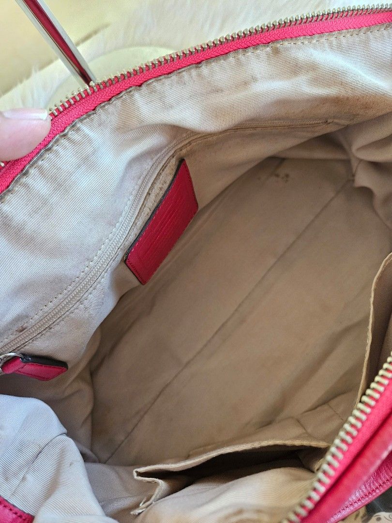 Coach red two way bag (Category: Luxury Bags & Wallets) located in Batangas. Submitted by iris_26 (Listing ID 1437339064, Image 3). Description: .