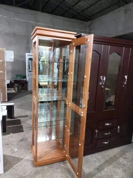 CURIO CABINET (Category: Shelves, Cabinets & Racks) located in Mabalacat. Submitted by arlenemamangun01 (Listing ID 1437228013, Image 1). Description: 3/4 vinyl plyboard 5 layers glass.