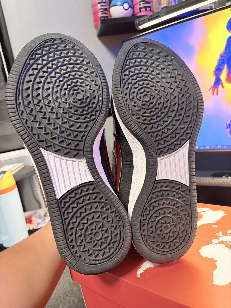 Dbook 2 (Category: Sneakers) located in Pateros City. Submitted by funkytimer (Listing ID 1437335299, Image 3). Description: For Sale Dbook 2 Spiridon Size 10.5 Used twice good as new With Og box and Receipt 4500 only Taguig area.