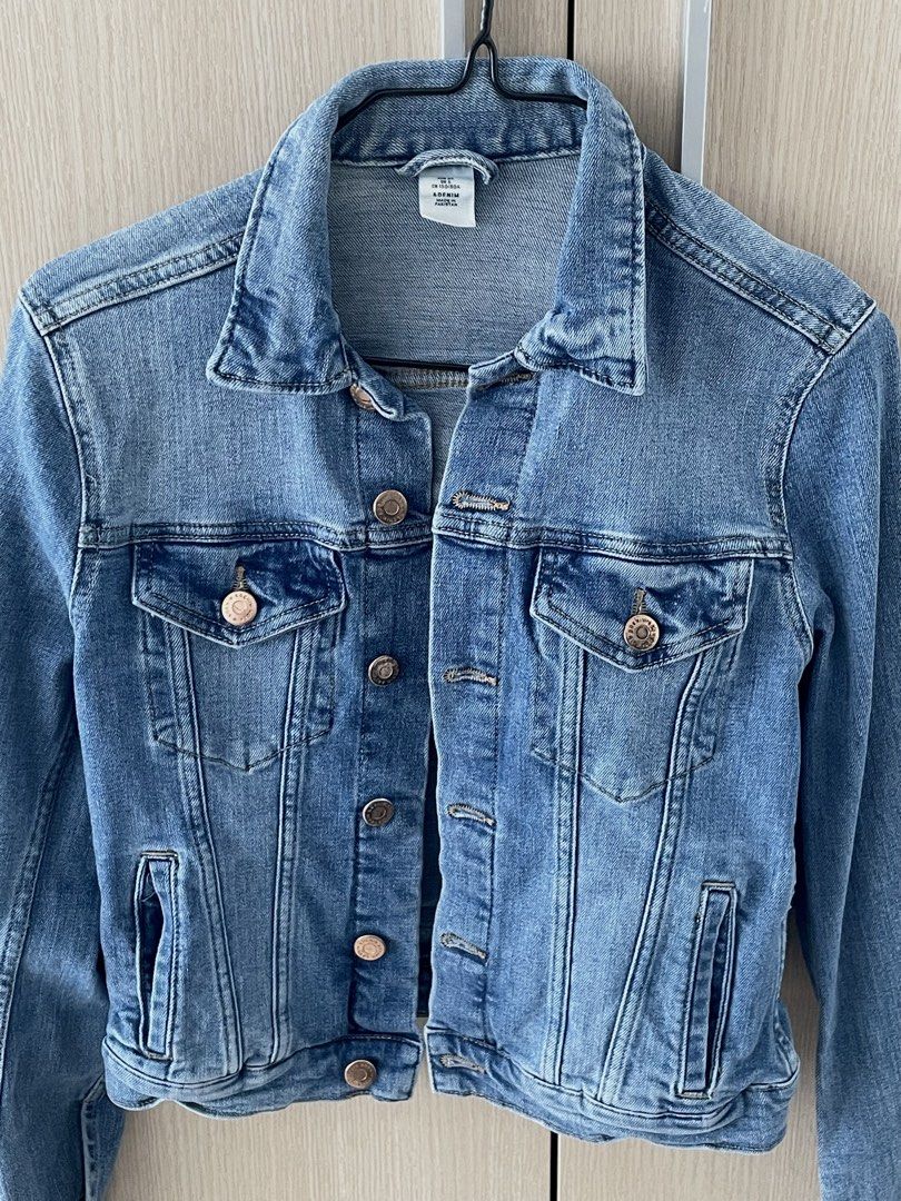 Denim Jacket XS-S (Category: Coats, Jackets and Outerwear) located in Manila. Submitted by hellonuggy (Listing ID 1437333605, Image 2). Description: - Blue denim jacket - Size: XS-S - Classic design - Button closures - Inside pockets - Lightly used - Like New.