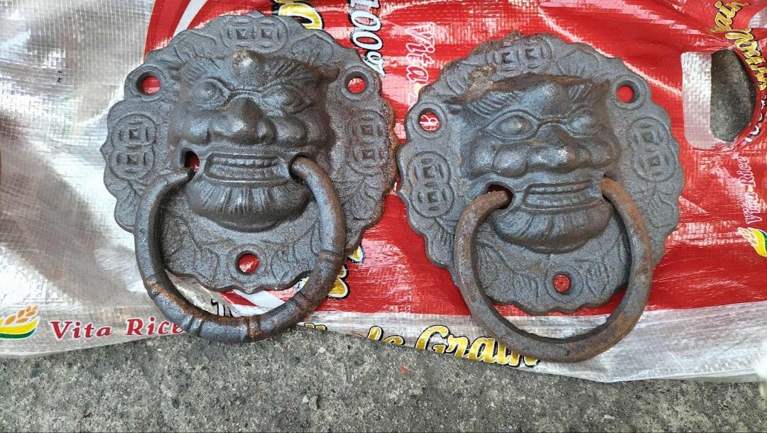 Door knocker pair (Category: Locks, Doors & Gates) located in Caloocan City. Submitted by zenmountain-d8b1c0 (Listing ID 1437348484, Image 1). Description: Cod po tayu 💯.
