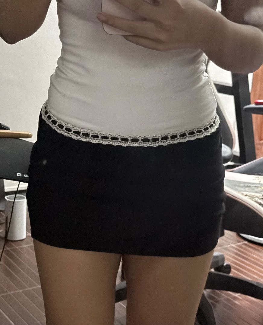 Editfted Black Mini Skirt with Lace Trim (Category: Skirts) located in Caloocan City. Submitted by kaylashop1 (Listing ID 1437384672, Image 1). Description: - Editfted black mini skirt - Features white lace trim - Size: S - Solid black color - Made of stretchy material - Waist stretchy (26w) - Perfect for various outfits .