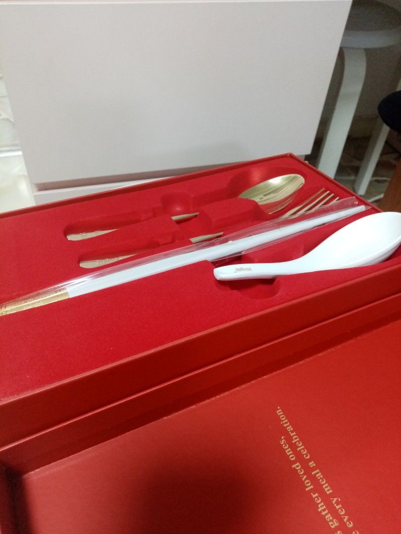 Elegant Cutlery Set with Chopsticks