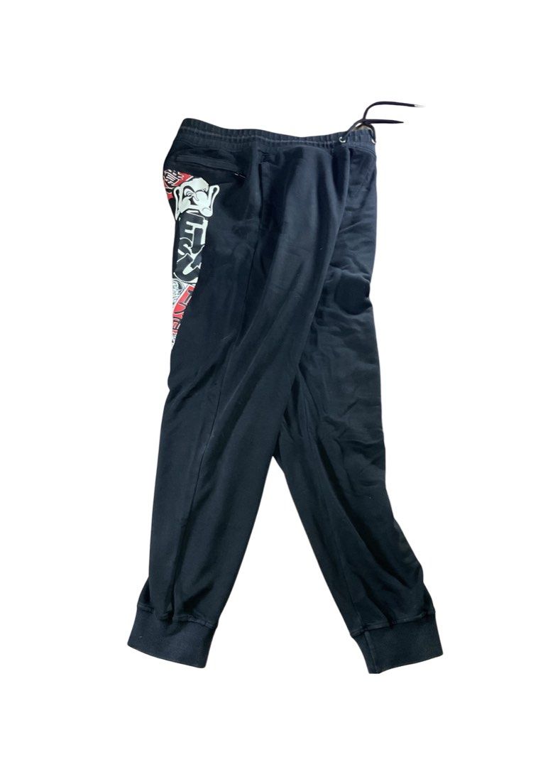 evisu joggers (Category: Joggers) located in Alegria. Submitted by snowf. (Listing ID 1437372884, Image 3). Description: Evisu joggers Issue: crack prints Good condition Cr: 8/10 Dimensions: W: 30 - 40 L: 39 T: 11 H: 5 .