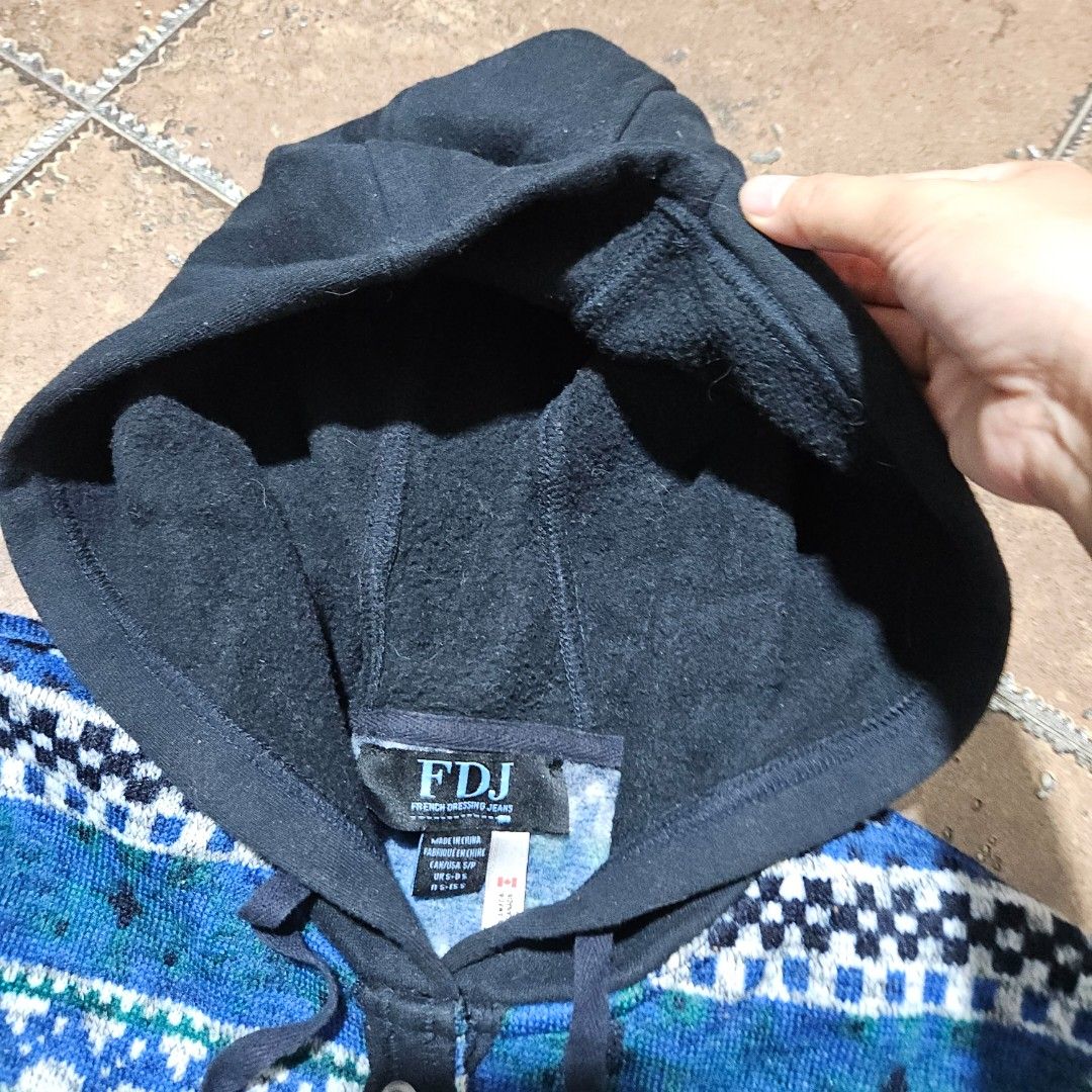 FDJ PRINTED FLEECE HOODIE JACKET SMALL (Category: Coats, Jackets and Outerwear) located in Carmona. Submitted by simplestashph (Listing ID 1437254169, Image 3). Description: 0086 FDJ PRINTED FLEECE HOODIE JACKET SMALL C 36 L25.