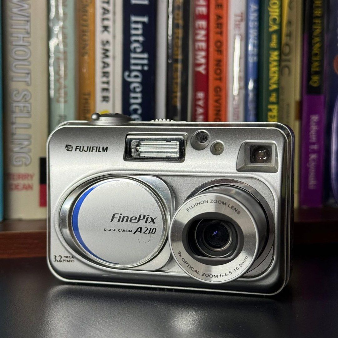 FUJIFILM FINEPIX A210 (Category: Cameras) located in Rodriguez. Submitted by retrofuture_ph (Listing ID 1437340128, Image 1). Description: FUJIFILM FINEPIX A210 •3.2 megapixel •flash working •ccd sensor •can take photo/video •no issues •8/10 body condition Inclusion: Battery Charger Unit Pick up: Montalban rizal Shipping:Lalamove/LBC/Grab (buyer’s expense) Payment: BDO/Gcash/Paymaya or cash if pick up. Hello, we are selling mostly used units, sig