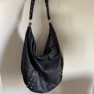 (Category: ) located in . Submitted by closetmedley (Listing ID 1437215403, Image 1). Description: .