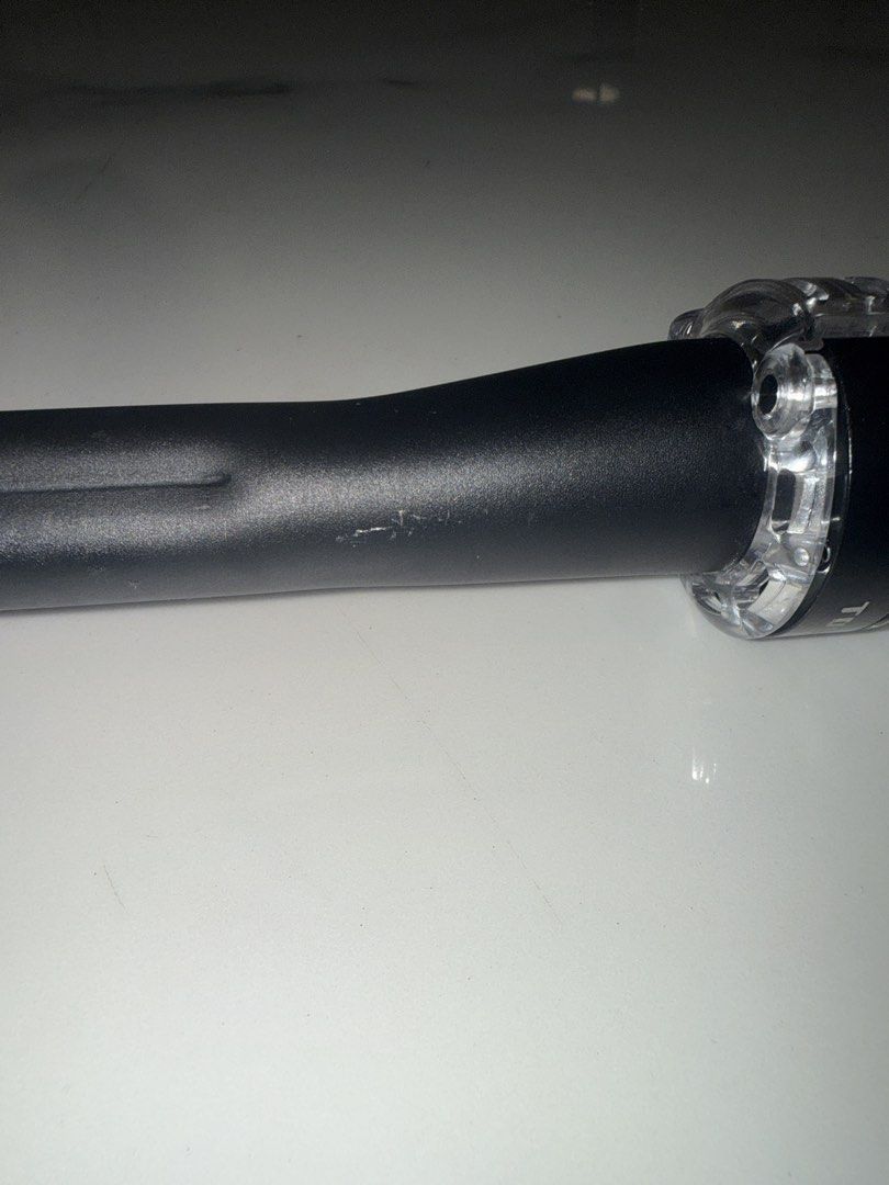 Giant Contact SL Road Handle Bar (Category: Parts & Accessories) located in Singapore. Submitted by filminanutshell (Listing ID 1437307654, Image 2). Description: Looks very new, minor scratches at all. All marks are just from the previous installation. Material: Aluminium Clamp 31.8mm Width 420mm Drop 125mm Reach 75mm Weight 245gram Original price $105 .
