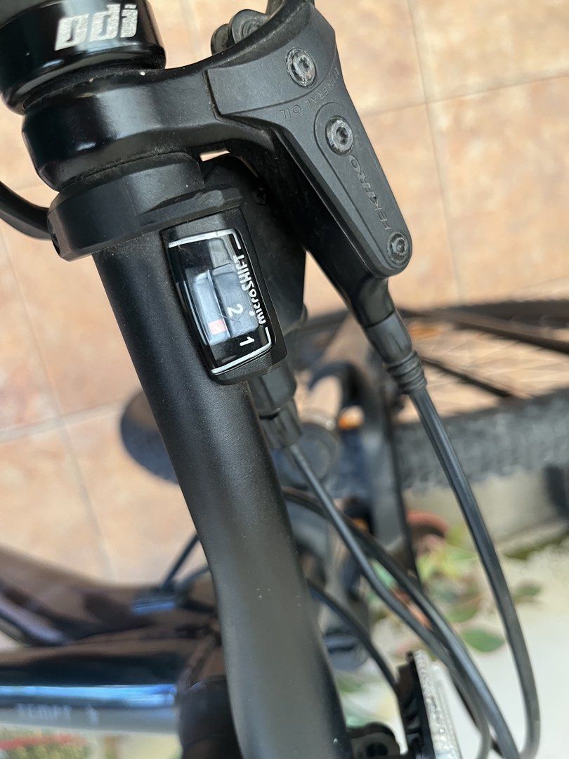 Giant Tempt Mountain Bike (Category: Bicycles) located in Quezon City. Submitted by casa_buen (Listing ID 1437307337, Image 3). Description: - Black Giant Tempt mountain bike - Front suspension - Disc brakes - Comfortable saddle - Shimano shifters - Kenda Booster tires - Includes bell - Free bike stand.