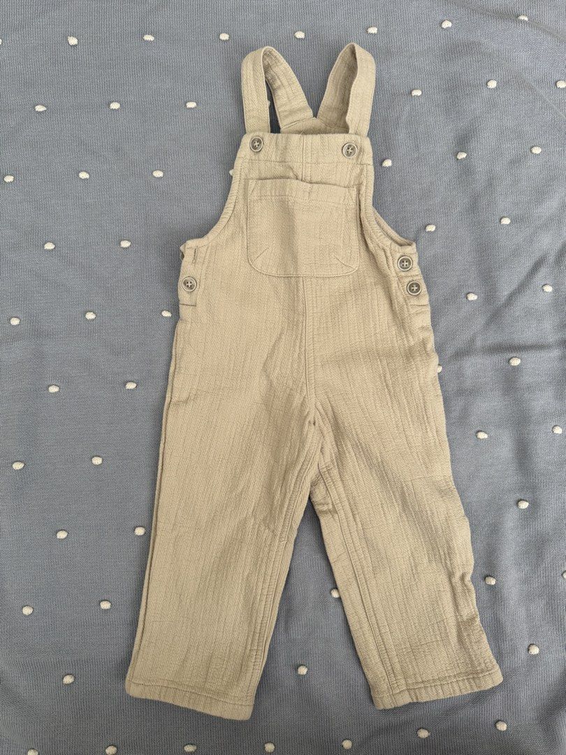 Gingersnaps Baby Boy Jumper 18M (Category: Babies & Kids Fashion) located in Manila. Submitted by tracykatea_ (Listing ID 1437216120, Image 1). Description: - Gingersnaps baby boy jumper - Neutral beige color - Adjustable straps .