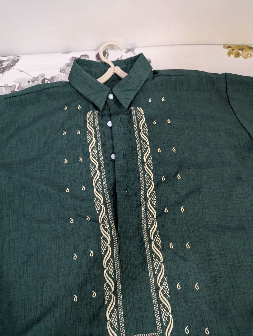 Green Barong Tagalog with Embroidery (Category: Formal Shirts) located in Calauan. Submitted by thetraddycat (Listing ID 1437351435, Image 2). Description: Green Polo Barong (Small Size) Di na ginagamit. Pwede for formal wear sa work or school. Pwede Lalamove within Metro Manila. Pwede din LBC COD/COP, or J&T. PM sa interested! God bless!.