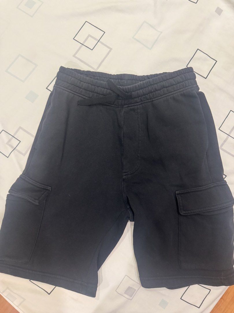 H&M Black Cargo Shorts 7-10yo (Category: Babies & Kids Fashion) located in Binan City. Submitted by mituz (Listing ID 1437312463, Image 1). Description: - H&M black cargo shorts - Features two cargo pockets - Drawstring waistband - Size: EUR 158, US 16, CA 12-13A, CN 160/69, MX 12-13A, AUS 13, UK 12-13Y - Made of soft fabric.