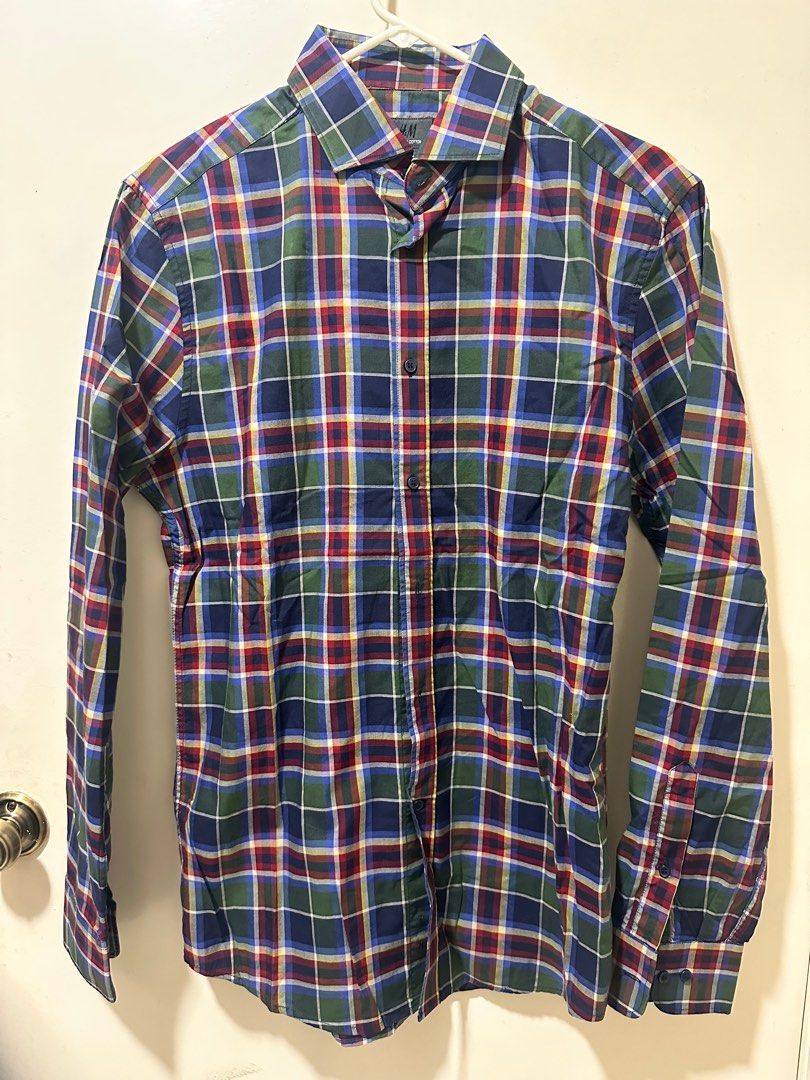 H&M Men’s Plaid Polo (Category: Tshirts & Polo Shirts ) located in Makati City. Submitted by dflim (Listing ID 1437283968, Image 1). Description: H&M Men’s Plaid Polo Size Medium In very good condition; worn only twice Php 350 Shipping c/o buyer Rfs: decluttering .