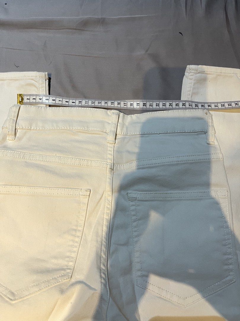 H&M White Skinny Jeans (Category: Jeans) located in Manila. Submitted by dianathrifts (Listing ID 1437331392, Image 3). Description: Dm for more pics No when worn (the clothes don't fit me) but I can google models with the clothing if needed Dimensions in photos! Condition: 7/10 loose threads and stains (see last pic for stains) Tags: white acubi aesthetic pastel minimalist chic.
