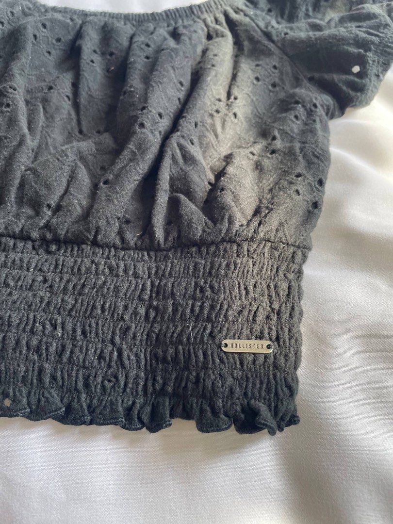 Hollister Black Eyelet Crop Top (Category: Sleeveless) located in Quezon City. Submitted by fudge.brownies (Listing ID 1437294018, Image 2). Description: S on tag but fits M to L has signs of usage.