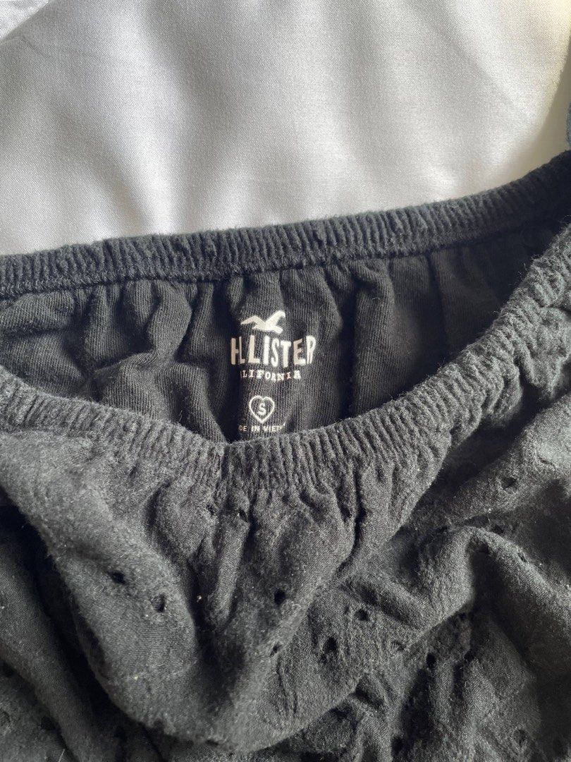 Hollister Black Eyelet Crop Top (Category: Sleeveless) located in Quezon City. Submitted by fudge.brownies (Listing ID 1437294018, Image 3). Description: S on tag but fits M to L has signs of usage.