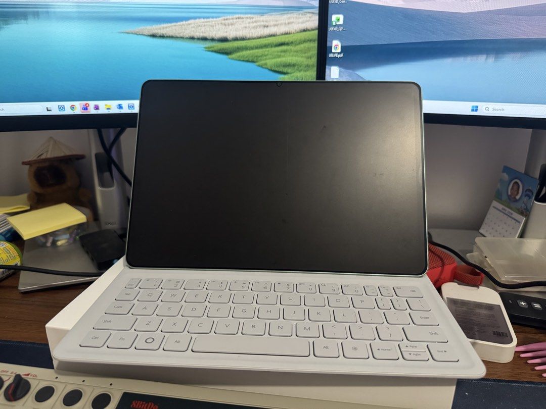 Huawei MatePad 11.5 S Tablet Bundle (Category: Android) located in Quezon City. Submitted by lylyly.xx (Listing ID 1437357801, Image 1). Description: Huawei MatePad 11.5 S tablet 2026 - bought last Feb 2026 - paper matte screenprotector included - Includes keyboard and white keyboard cover - Comes with M-Pencil stylus - Wireless mouse included - in original packaging, receipt available for warranty - Box displays tablet and accessories Negotiable