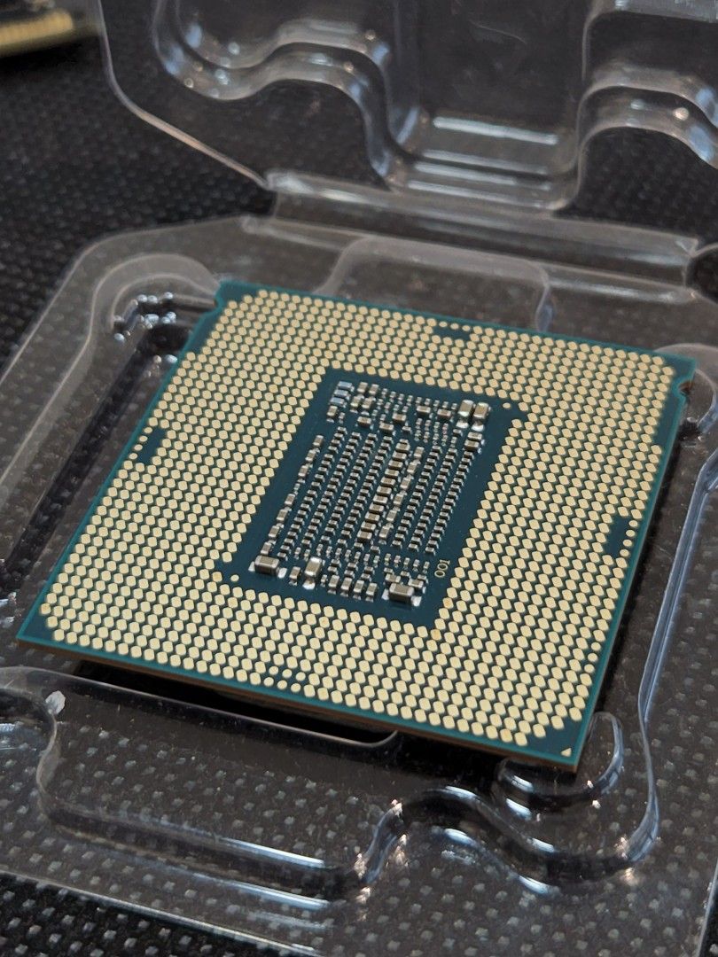 Intel Core i5-8600451547674517841921
