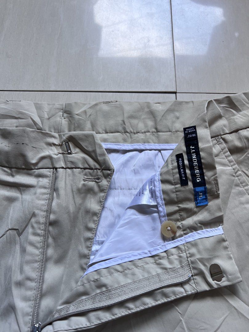 j.lindeberg Regular Fit Shorts 36/32 (Category: Shorts) located in Zamboanga. Submitted by safe.haimer (Listing ID 1437374270, Image 2). Description: - J.Lindeberg shorts - Size: 38 - Fit: Regular - Color: Light beige/khaki - Features: Button closure, pockets - Details: J.Lindeberg logo on back pocket.