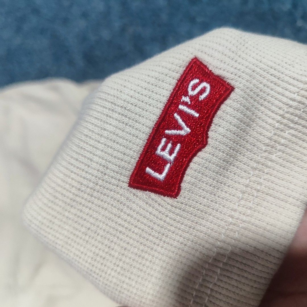 LEVI'S BIKER SHORTS XXL (Category: Activewear) located in Makati City. Submitted by jasdici (Listing ID 1437351993, Image 2). Description: xxl on tag 40-44 waist.