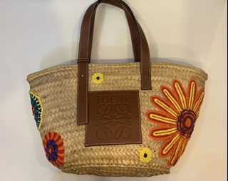 (Category: ) located in . Submitted by vicluxurycollection (Listing ID 1437331771, Image 1). Description: .