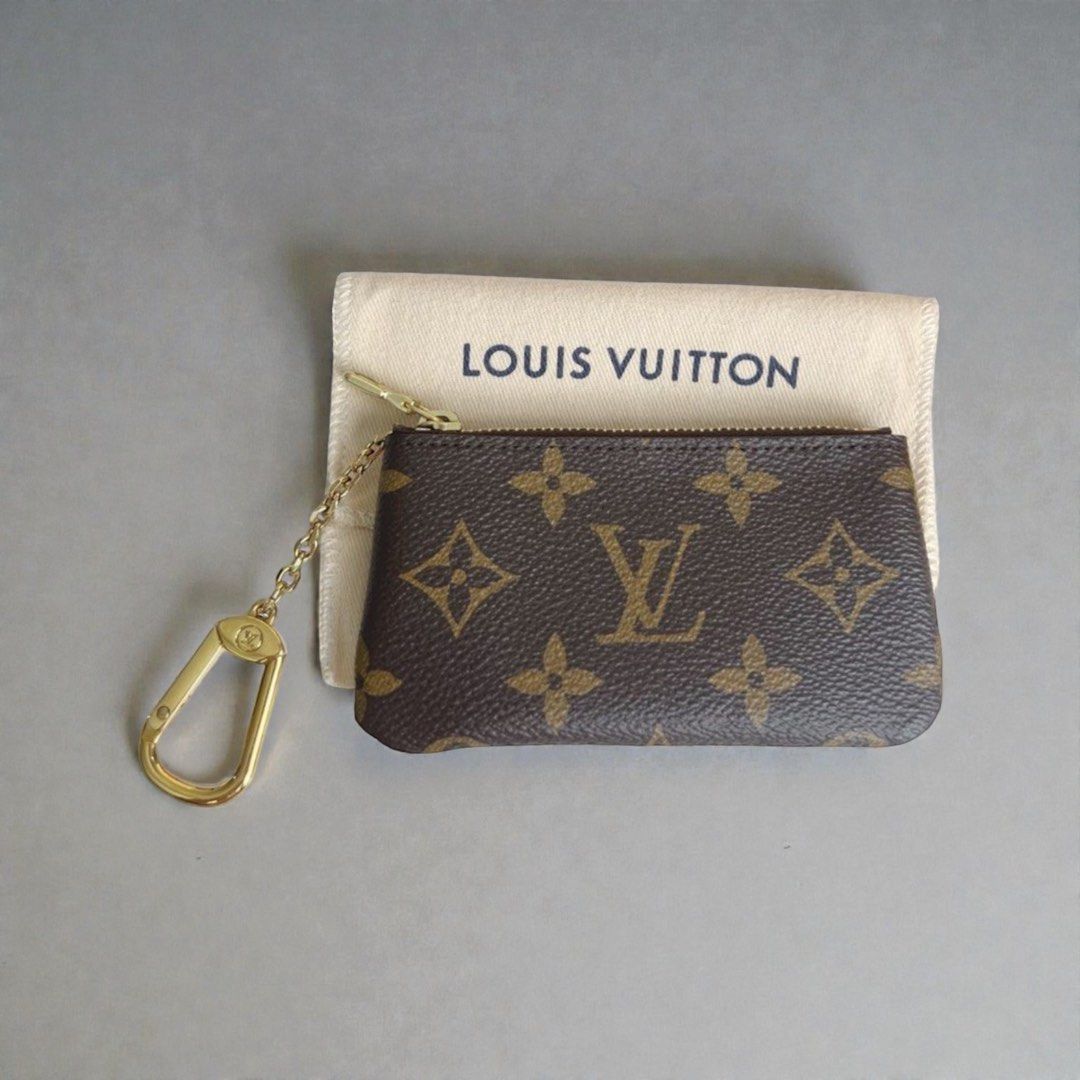 Louis Vuitton Key Cles Pouch (Category: Luxury Bags & Wallets) located in Paranaque City. Submitted by sugahmomma (Listing ID 1428599246, Image 1). Description: Thanks for your interest in this item. Price posted is the LAST PRICE. Prices are based on the brand, quality and condition of the items. I don’t do meet-ups because of my busy schedule. Please read item info below: 🔥LOUIS VUITTON Ley Cles in Monogram Authentic and Genuine ✨ Pristine! ✨M
