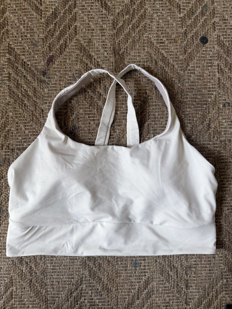 Lululemon Energy Cross-Strap Longline Bra (Category: Activewear) located in Manila. Submitted by nicauliflower77 (Listing ID 1437282360, Image 1). Description: See closeup photo of loose thread because I removed inside tag 🥲 Used once only!! RFS: not comfy with cleavage exposure.