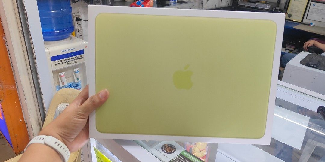 Macbook neo (Category: Laptops & Notebooks) located in San Juan City. Submitted by nerizapagara (Listing ID 1437243884, Image 2). Description: macbook neo 256 gb 46000 512gb 52000.